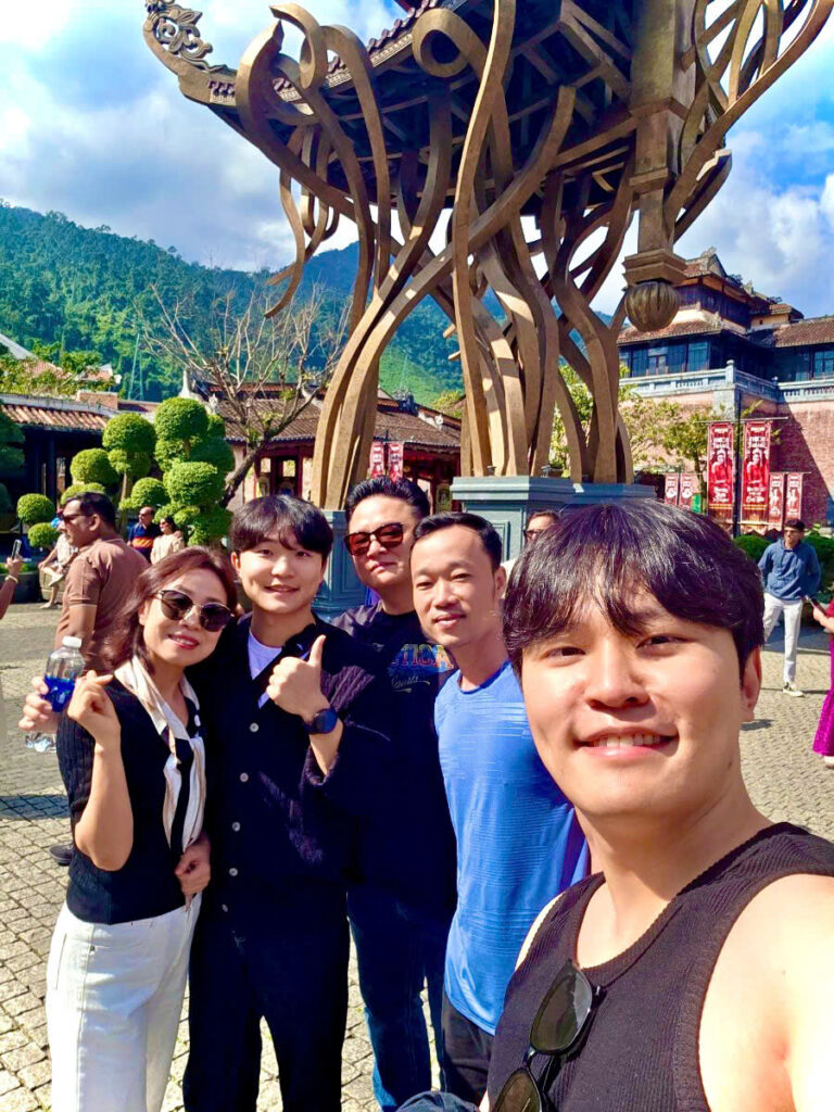 26010065611660932727